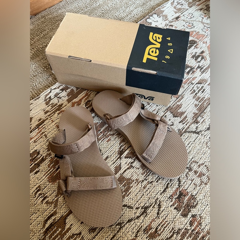 Women’s Teva Universal Slide. Color Caribou. Never worn!